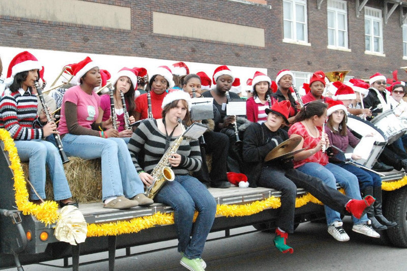 Image: Italy Band Rocks Christmas — It’s not a parade unless the band is there, otherwise it’s just a glorified traffic jam.