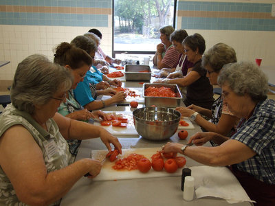 Image: The tomato crew gets ready for fajitas and the all the mouths to feed.