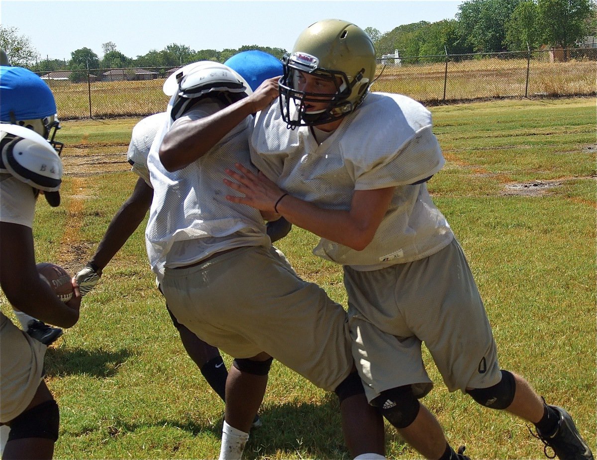 Image: Brandon Souder crashes into the backfield.