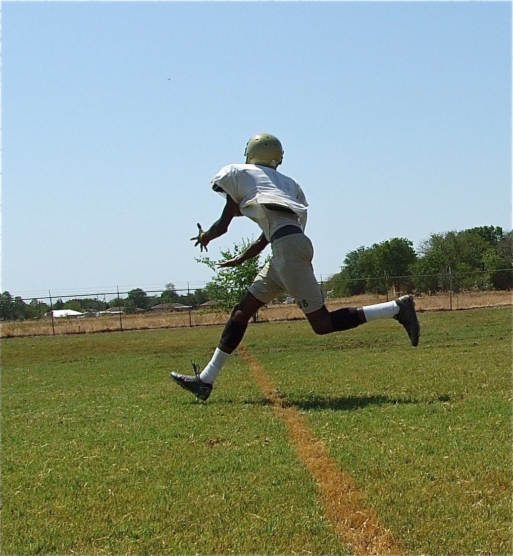 Image: Devonta Simmons makes the grab.