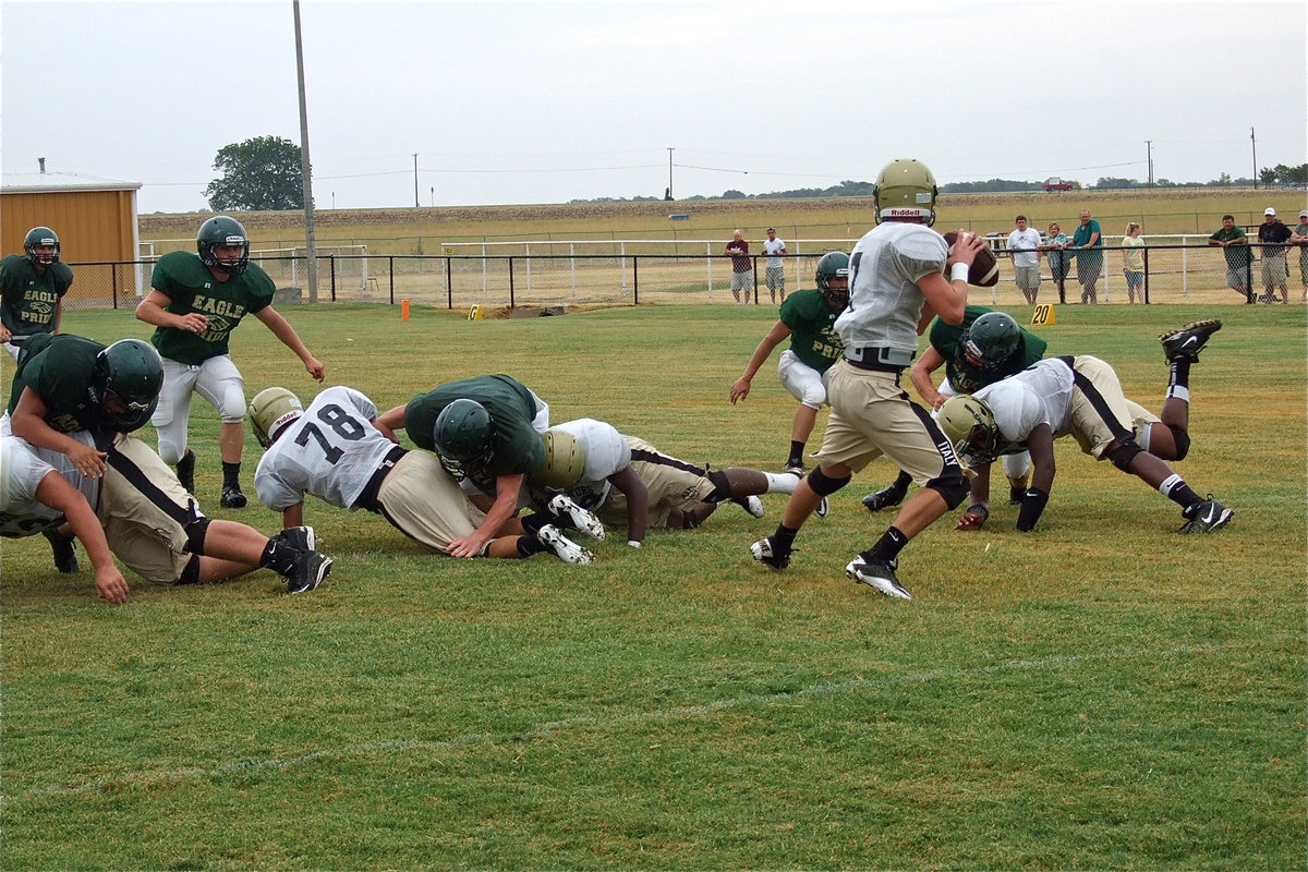 Image: Italy’s offensive line consisting of Omar Estrada (Not pictured), Kevin Roldan, Brandon Souder, Adrian Reed and Larry Mayberry, Jr. kept quarterback Jase Holden untouched by the Valley Mills defense.