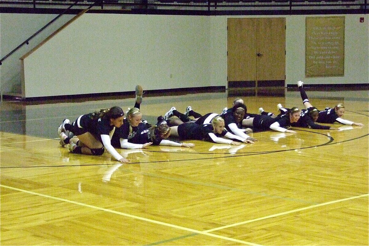 Image: The Italy varsity storms the floor.