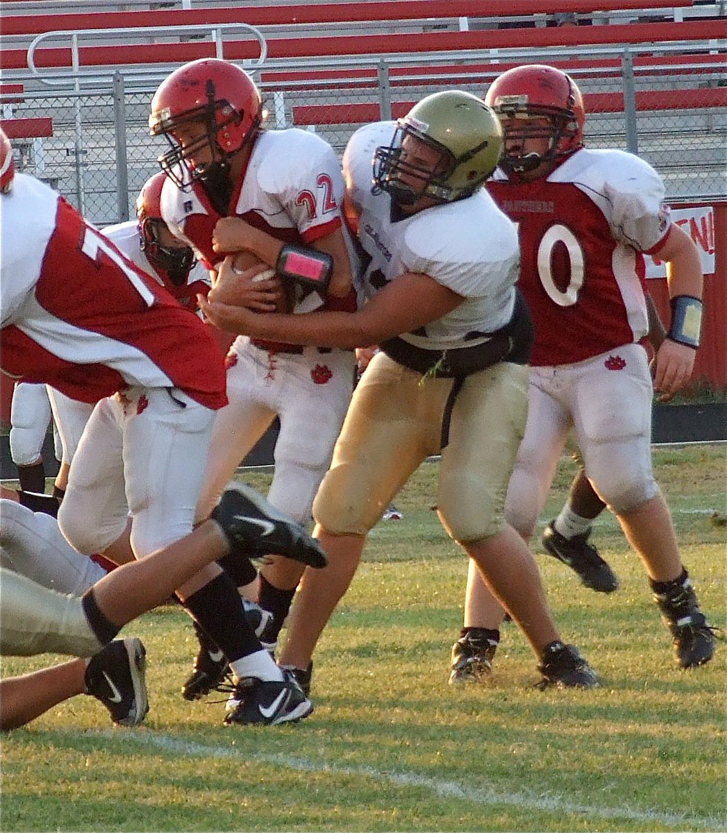 Image: Italy’s Colin Newman(72) wraps a Panther for the take down.