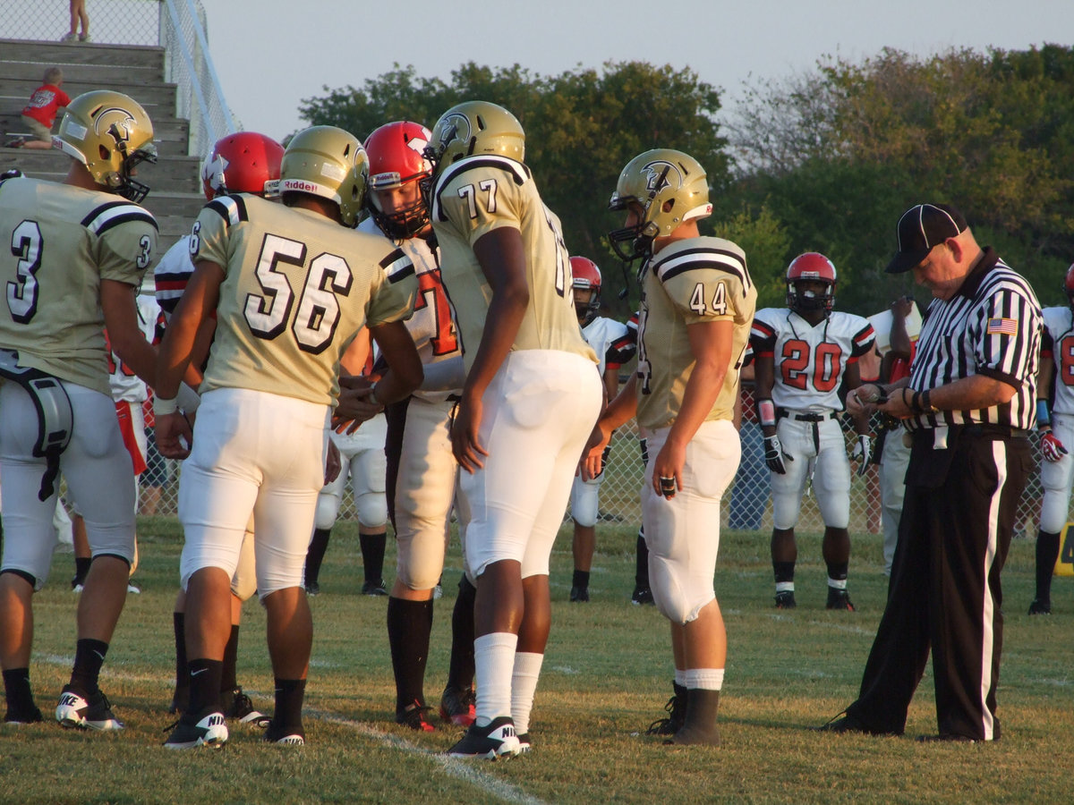 Image: Gladiators Jase Holden(3), Omar Estrada, Larry Mayberry, Jr.(77) and Ethan Saxon(44) represent Italy as captains.