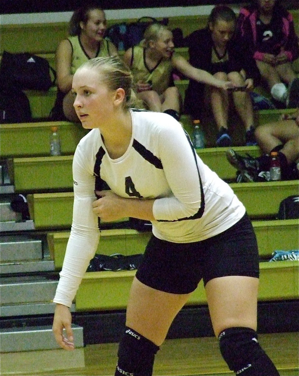 Image: Jaclynn Lewis(4) pulls up her sleeves and gets ready to do work.