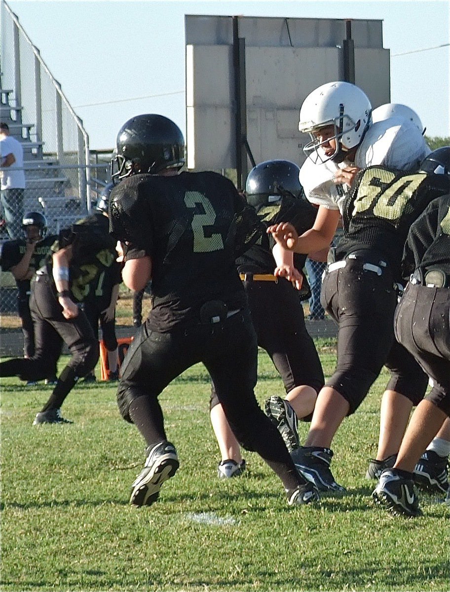 Image: Italy’s David De La Hoya peers into the Palmer backfield.