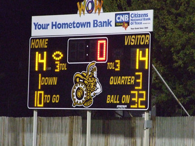 Image: The score was tied 14-14 at the end of regulation so both teams prepared for overtime.