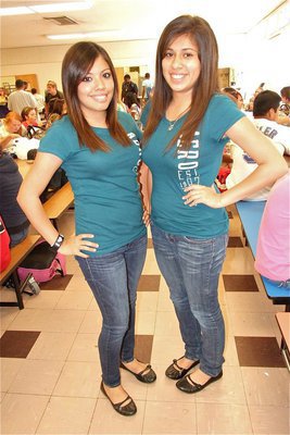 Image: Yesenia Rodriguez and Alma Suaste are sleek as the Aero Twins, with matching shoes.