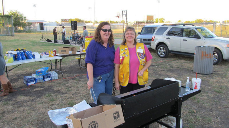 Image: The Lions Club prepared the hot dogs.