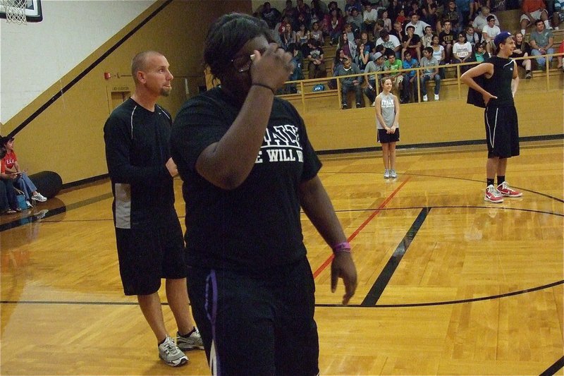 Image: Coach Jimesha Reed is frustrated at her team’s lack of execution although her group won 2-out of-3 sets.