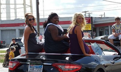 Image: Queen nominees Bailey Bumpus, Sa’Kendra Norwood and Megan Richards rode in style.