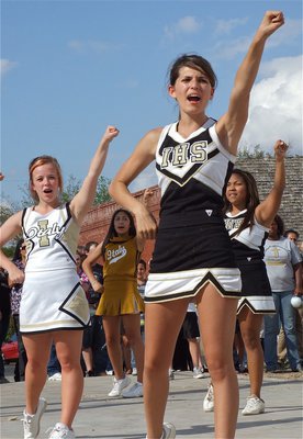 Image: Felicia Little, Lizzie Garcia, Destani Anderson and Beverly Barnhart cheer on the Gladiators during the Homecoming Pep rally held in downtown Italy.