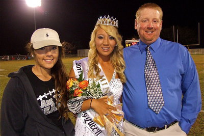 Image: Senior Megan Richards is joined by sister Alyssa Richards and father Allen Richards after being crowned the 2011 Italy High School Homecoming Queen! Congrats, Megan!!!