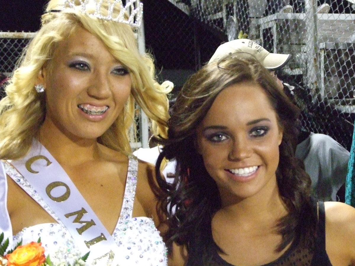 Image: Queen Megan and 2009 Queen, Drew Windham.