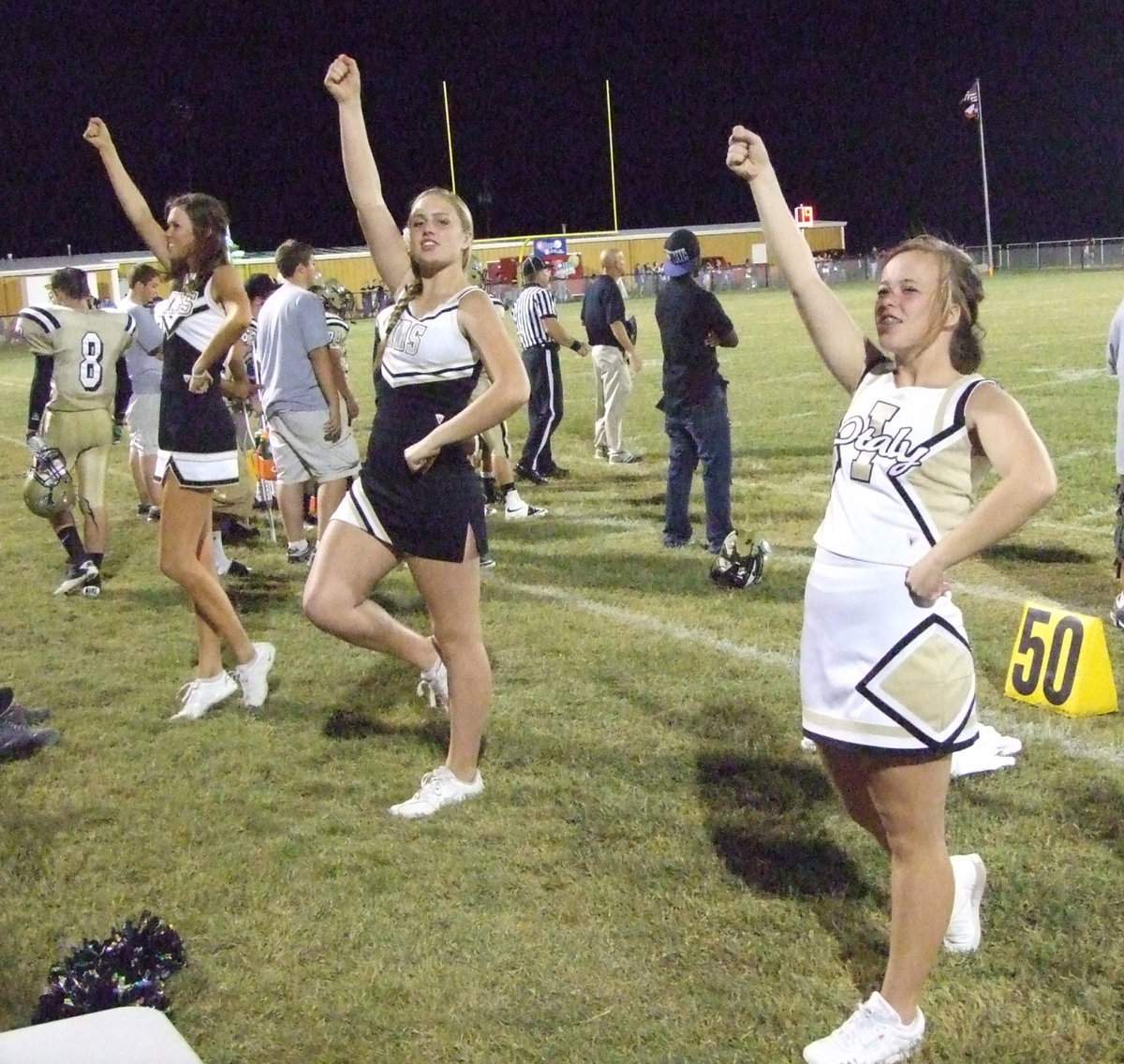 Image: Go Italy go! Kaitlyn Rossa, Madison Washington and Felicia Little ignite the crowd.