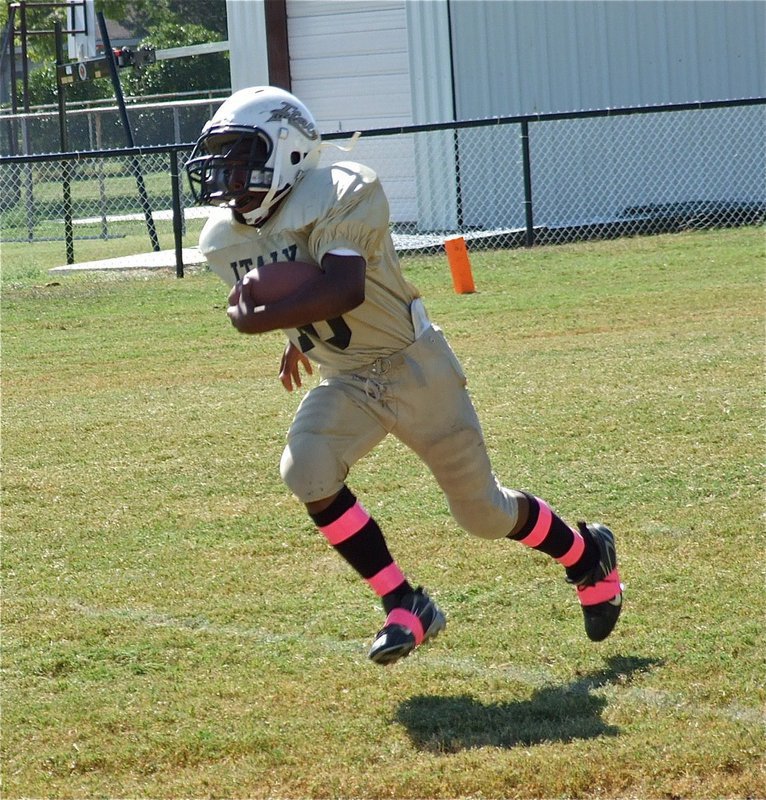 Image: Kendrick Norwood(10) takes it to the house for another A-Team Gladiator touchdown.