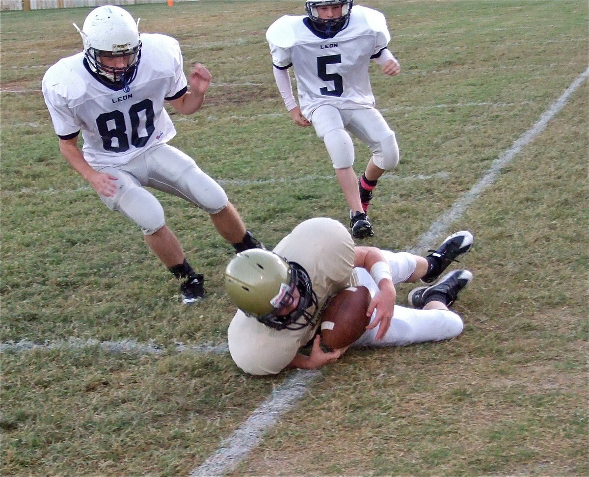 Image: John Escamilla(88) just misses recovering Fortenberry’s kickoff before it goes out-of-bounds.