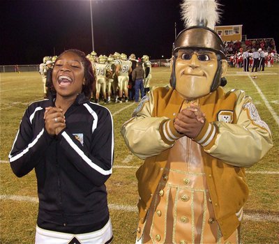 Image: IHS Cheerleader Jameka Copeland and Gladiator mascot Sa’Kendra Norwood (Senior), clap for the home team.