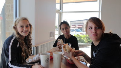 Image: Kelsey Nelson, Ana Luna and Katelyn Smith enjoy lunch at Chipotle’s in Temple.