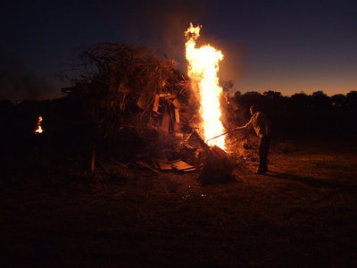 Image: Jase Holden sets the bonfire ablaze!