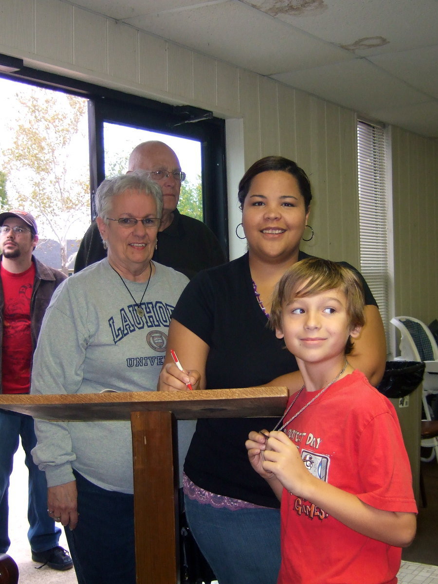 Image: Tom and Sue Lauhoff (secretary for Italy Police department) and Zander and Nicole Galvan ready to have breakfast.