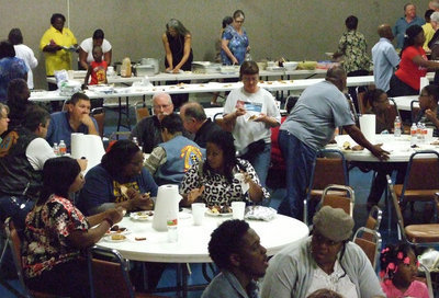 Image: The Community Thanksgiving Feast was a collaboration between Italy Ministerial Alliance and Italy ISD.