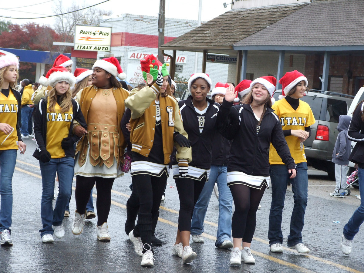 Image: Here come the Italy High School cheerleaders.  Go Gladiators!