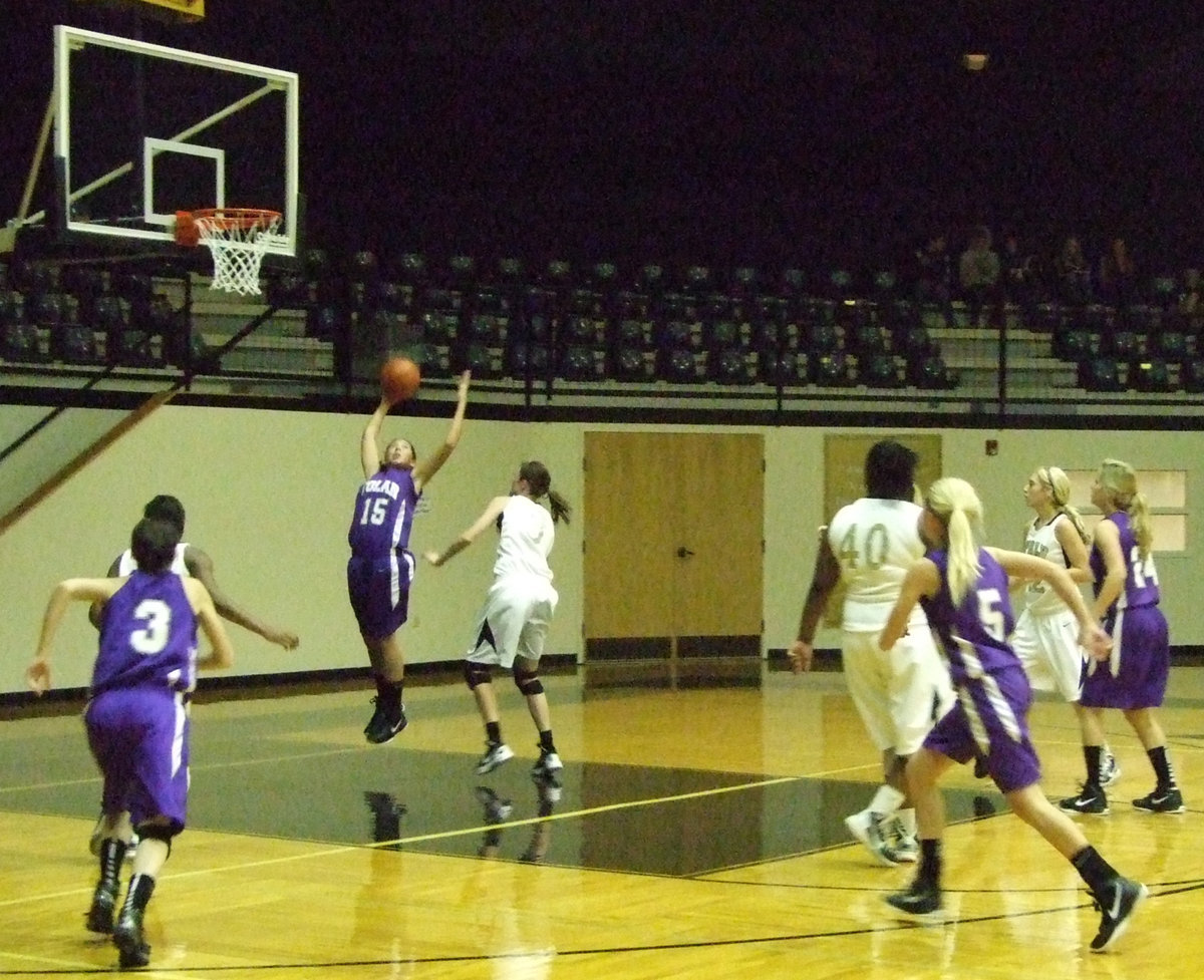 Image: Lady Rattler #15 Peregrino goes up for 2 points.