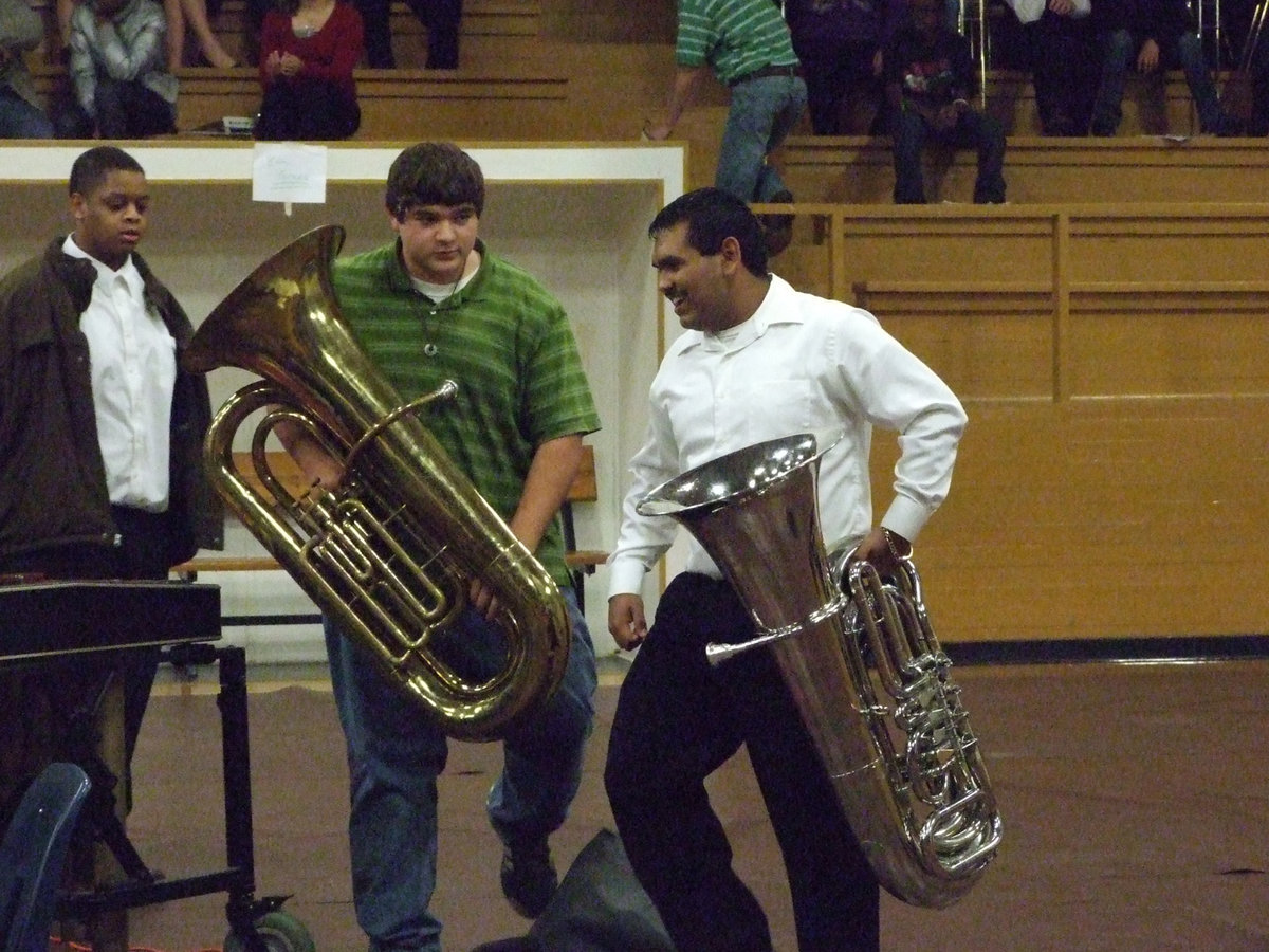 Image: The IHS Gladiator Regiment Band gets ready to play at the Christmas concert.