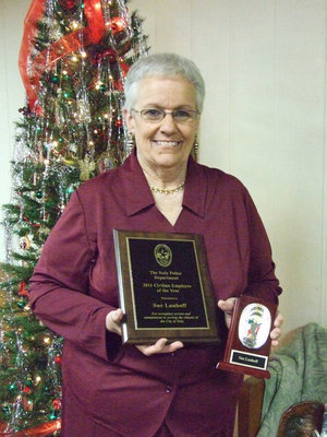 Image: Sue Lauhoff is 2011 Civilian Employee of the Year for the Italy Police Department