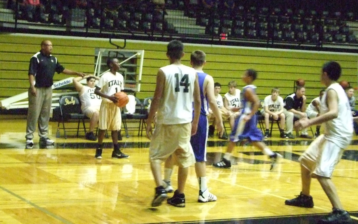 Image: King(#1) guards that ball.