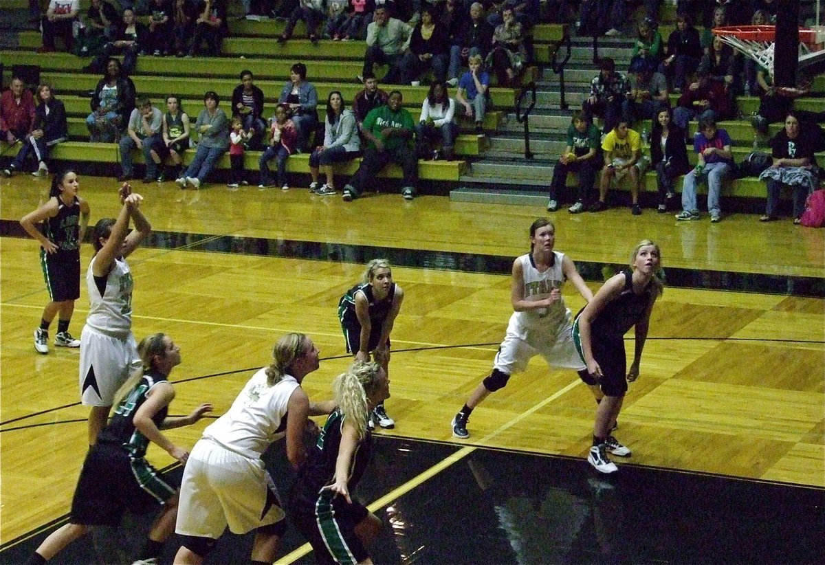 Image: Alyssa Richards(24) swishes a free throw against Rio.f