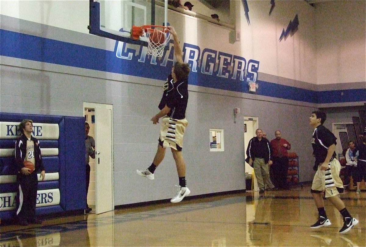 Image: Italy’s Cole Hopkins electrifies the crowd before the game between the Italy Gladiators and the Keene Chargers.