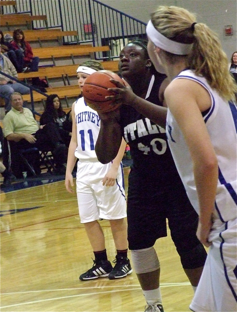 Image: Lady Gladiator Jimesha Reed(40) earns a trip to the line.