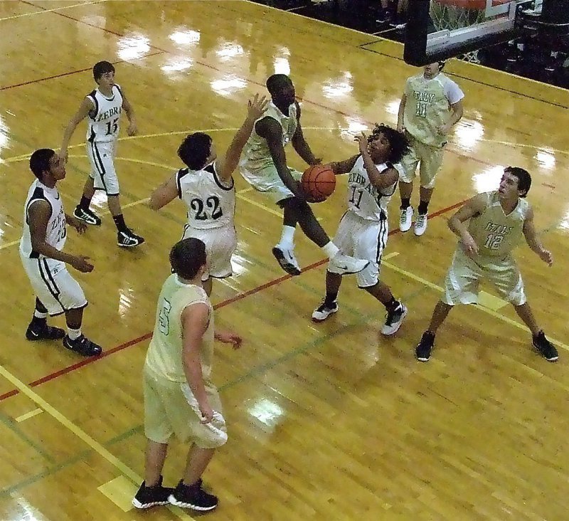 Image: Italy’s Marvin Cox(1) makes something happen against Grandview’s defense. 