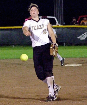 Image: Freshman pitcher Jaclynn Lewis(15) takes over in the bottom of the fourth-inning for Italy.