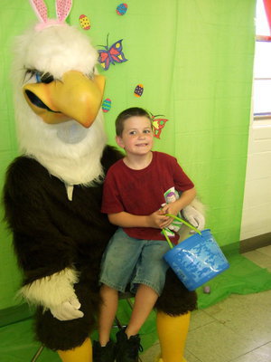 Image: Kevin Magness, the brave first grader is not afraid of the mighty Eagle!