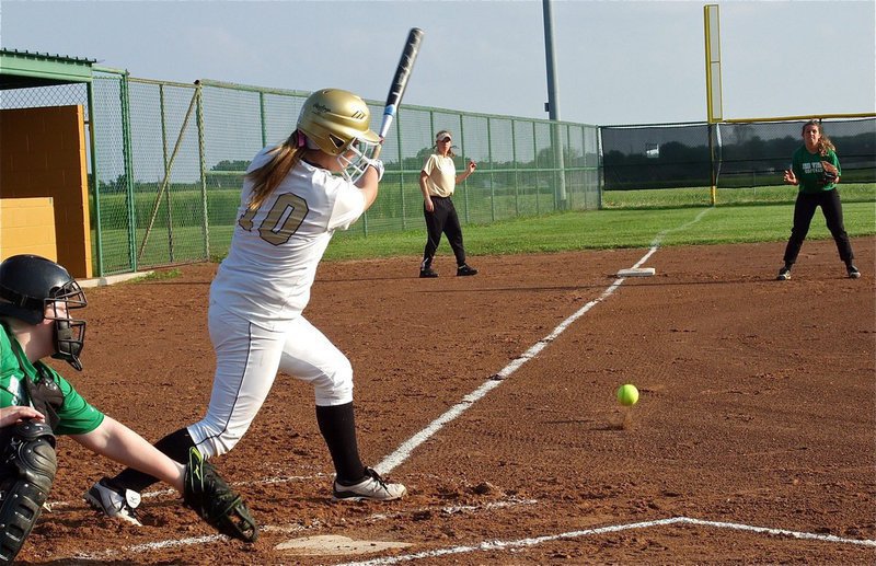 Image: Italy’s Paige Westbrook(10) hits a grounder toward third base.
