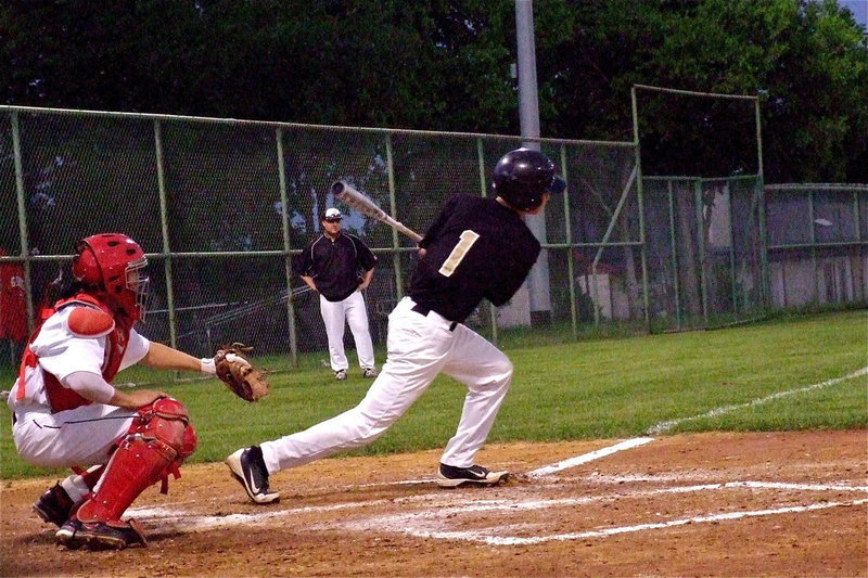 Image: Ross Stiles(1) hits a single for the Gladiators.