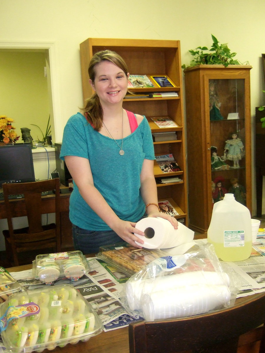 Image: Alison Green was in charge of the lemonade and cookies!