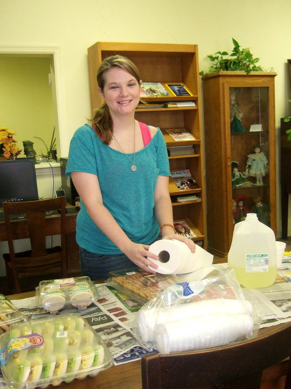 Image: Alison Green was in charge of the lemonade and cookies!