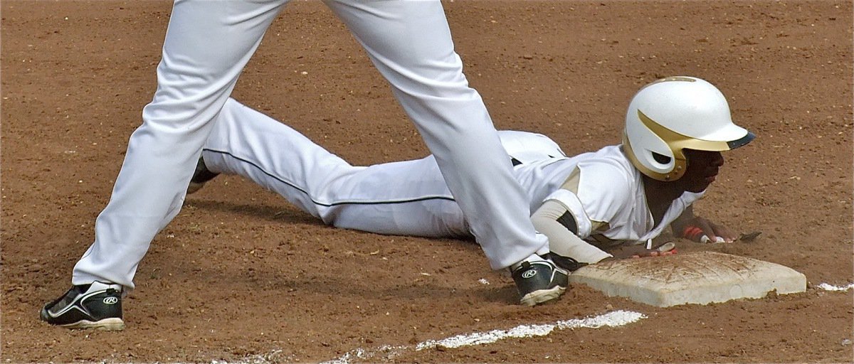 Image: Italy’s Marvin Cox gets dirty in order to stay safe.