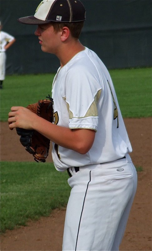 Image: JV Gladiator sophomore Bailey Walton covers first base.