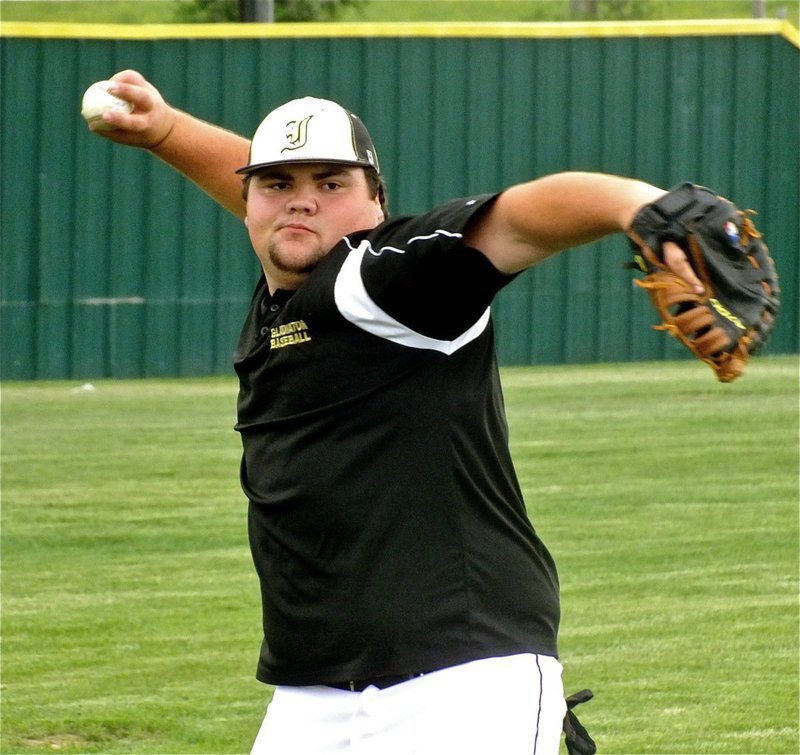 Image: Italy JV Gladiator, Hank Seabolt, gets ready for his team’s contest against the Maypearl JV Panthers.