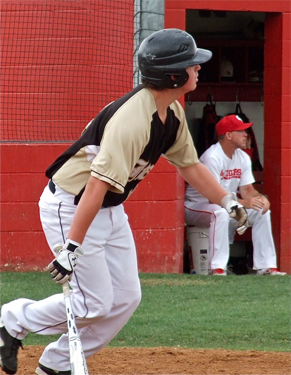 Image: Italy’s, Kyle Fortenberry, sends the ball into Tiger territory.