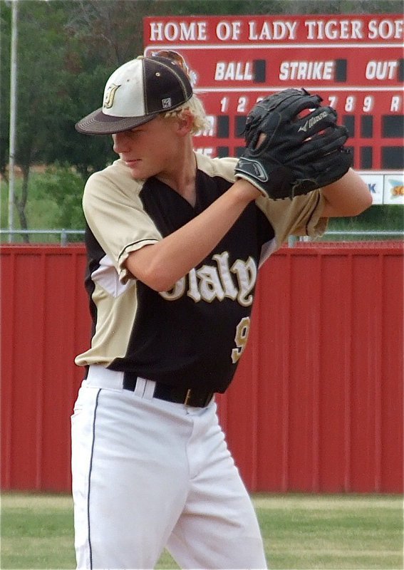 Image: Freshamn, Cody Boyd(9), on the mound for Italy.