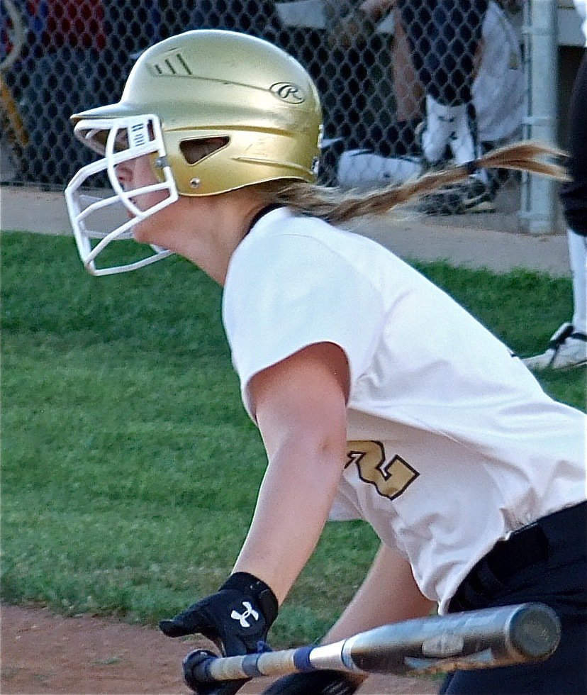 Image: Italy’s, Madison Washington(2) gets a hit against Clifton.