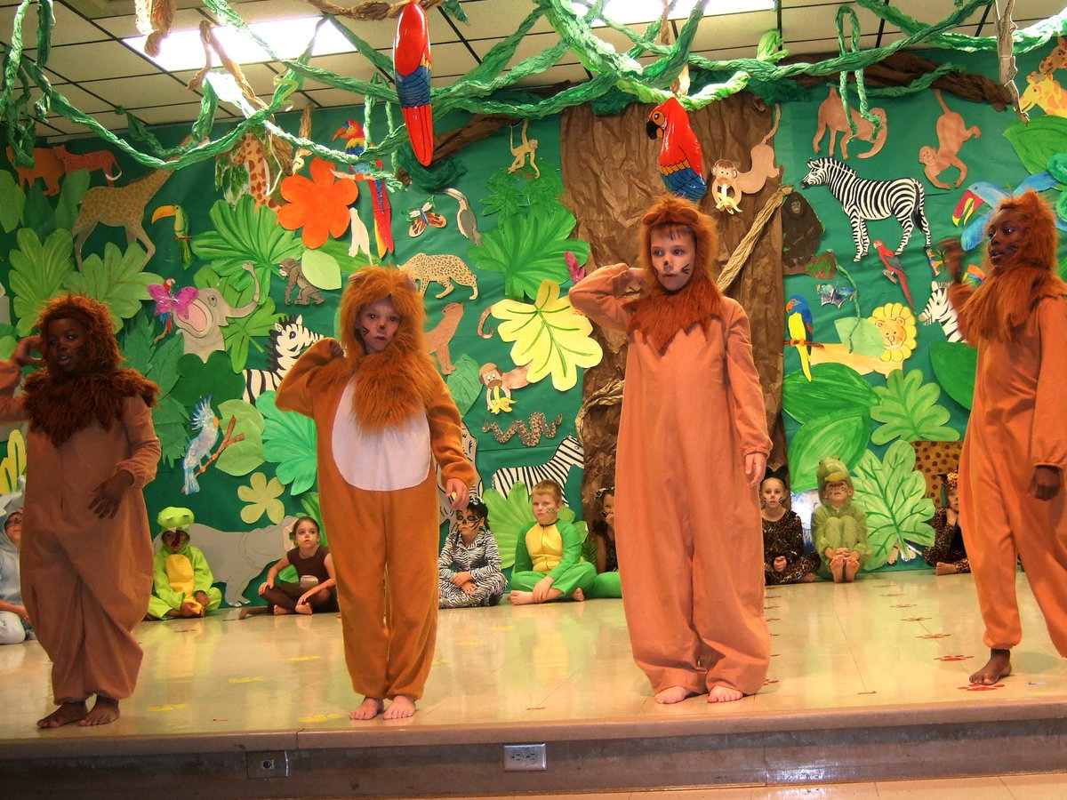 Image: Lions reciting the lion poem.