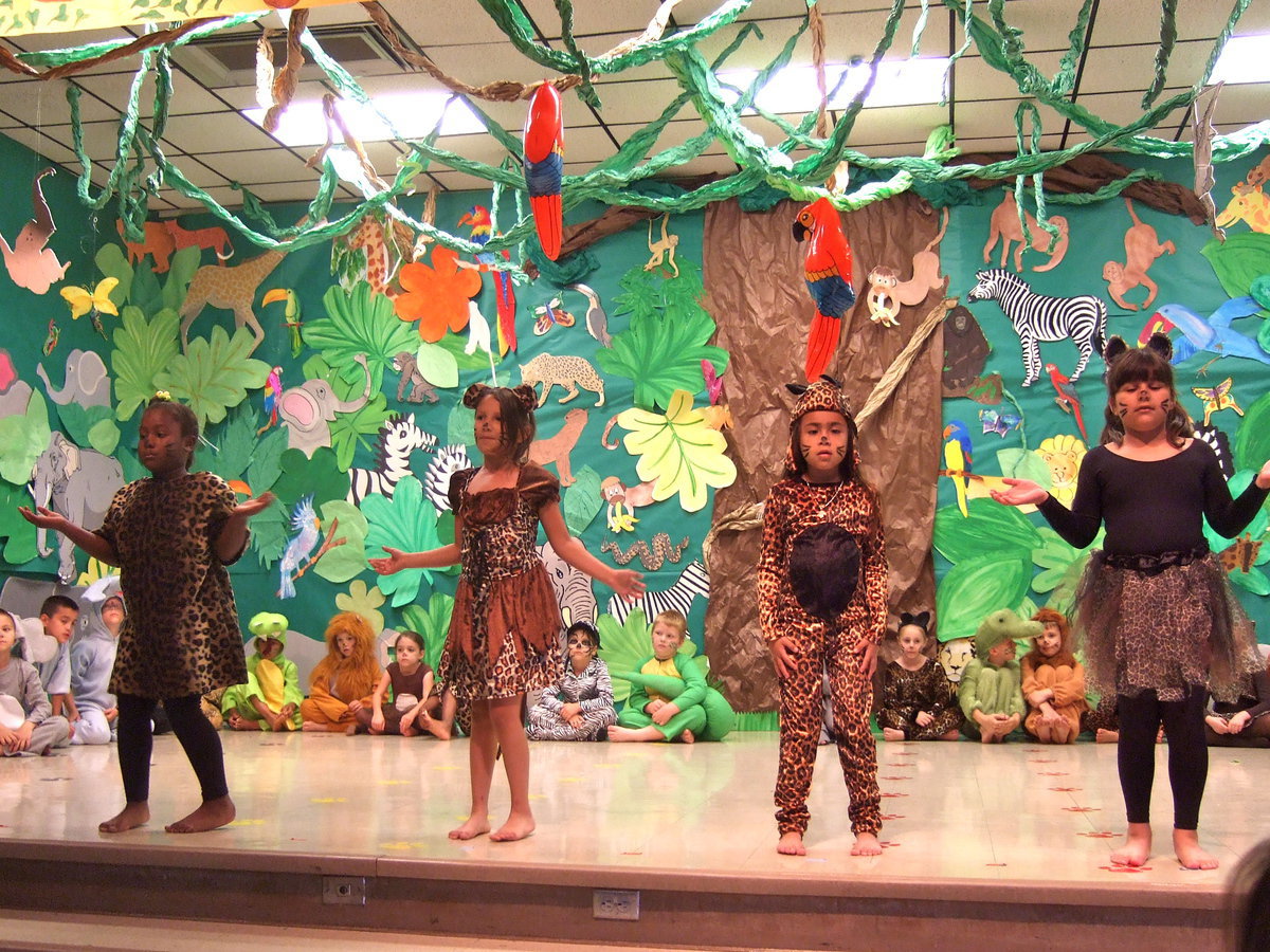 Image: Cutest little cheetahs reciting their cheetah poem.