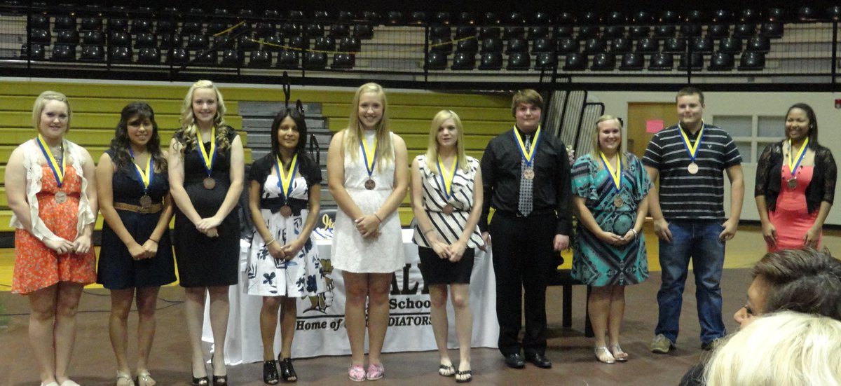 Image: First Year Honorees
    (L-R) Jesica Wilkins (soph), Alma Suaste (sr), Kelsey Nelson (fr), Laura Luna (sr), Jaclynn Lewis (fr), Heather Hilliard (sr), Trevor Davis (fr), Drenda Burk (sr), Kelton Bales (fr), Destani Anderson (sr)